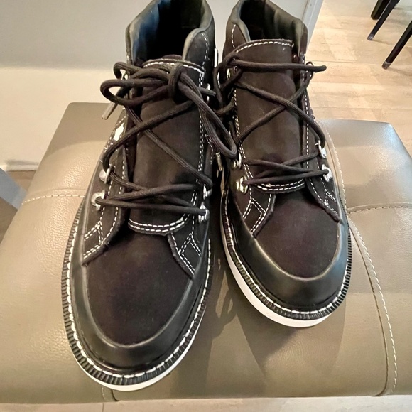 size 6 black Converse - Picture 3 of 5